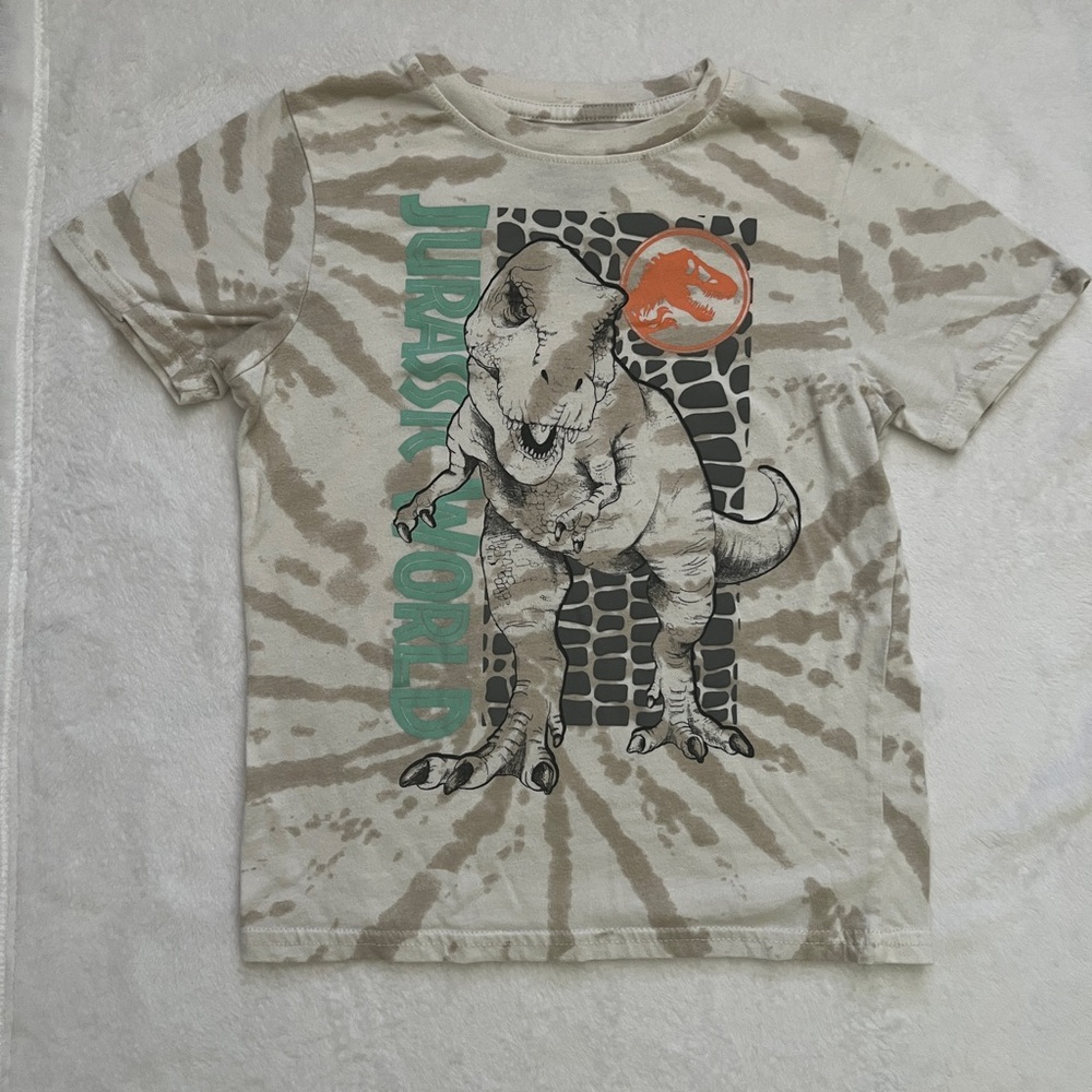 Kids Tshirt bundle (4 shirts sz S/M 5/6) - Picture 3 of 8